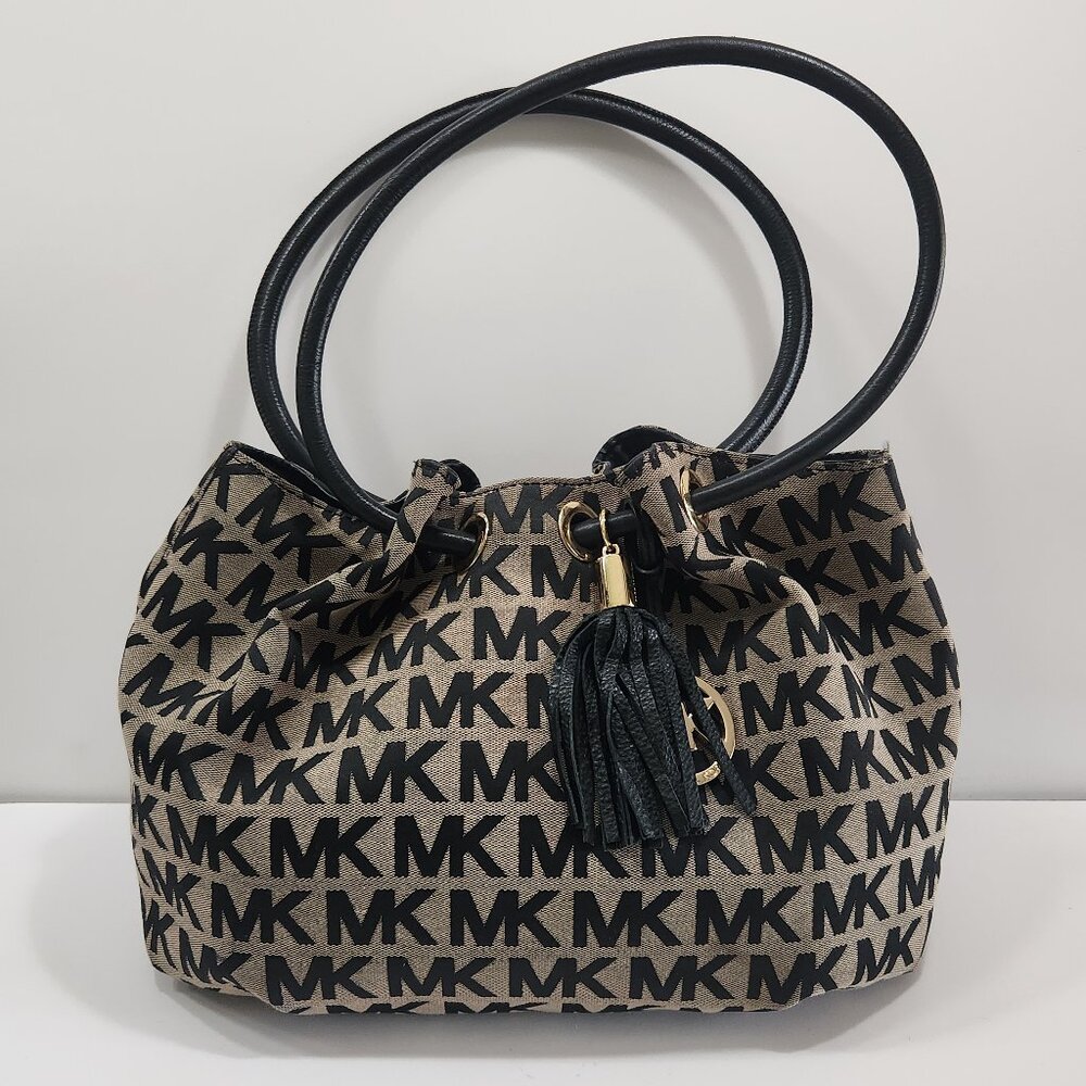 Michael Kors East West Signature Logo Monogram Beige/Black Bucket Bag